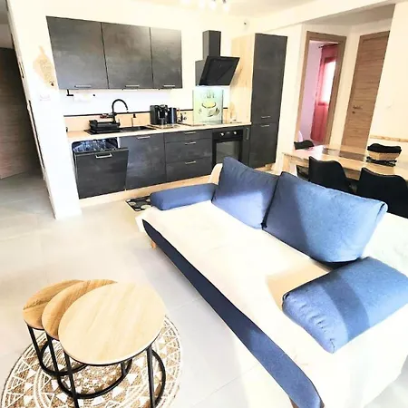 Appartamento T3 Moderne Classé 3 étoiles Moderne à 2 Pas Du Centre Et Plages Morani-plage